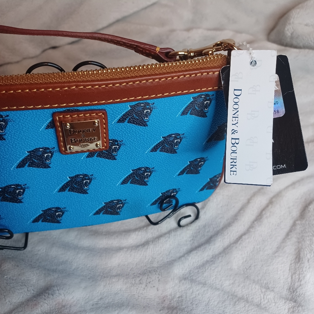 Dooney & Bourke NWT NFL Carolina Panthers Wristlet....NWT 7x4x1 - Picture 2 of 5